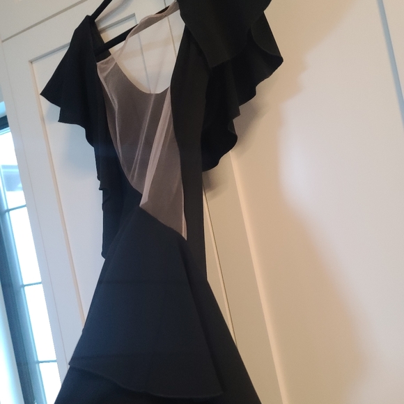 Nicole Bakti gown size 4 - Picture 7 of 9